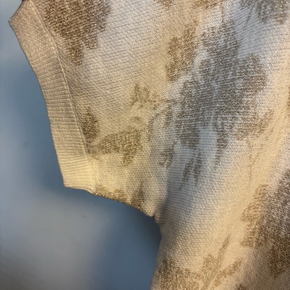 Pure Collection Natural Linen Cotton
Sparkle Rose Top - Picture 7 of 9